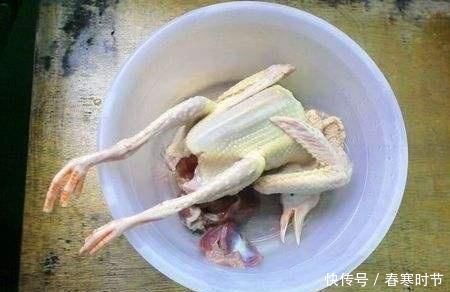 为什么炖出来的鸽子汤有腥味？大厨：加了这2味，没腥味就怪了