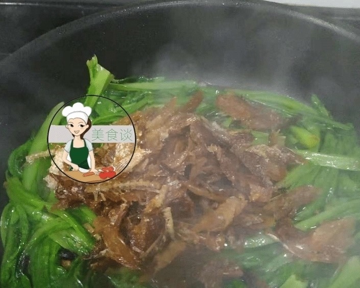 这青菜, 钙含量是莴笋的2倍, 配它一起炒, 清香脆嫩, 儿子吃撑了