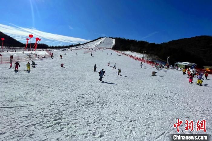 会场|湖北神农架：冰雪运动解决旅游季节平衡问题