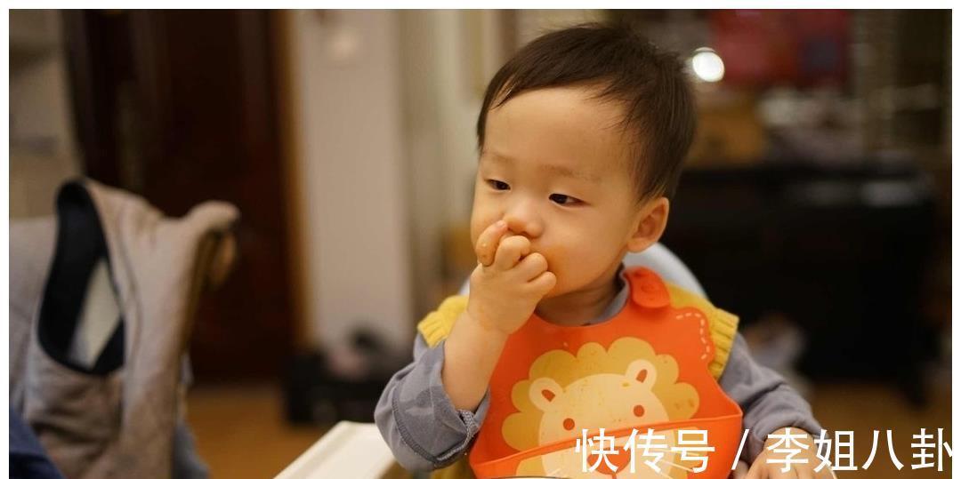 小家伙|宝宝们为了吃想尽各种办法,原来吃货们都这么聪明,不佩服都难!