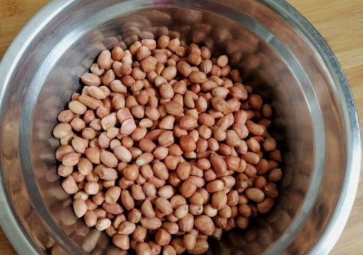 在家自制酒鬼花生,又香又脆又下酒,做法简单快速,一分钟学会