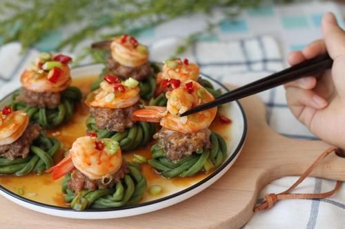 蒸出来的美味，豆角虾仁的完美组合，荤素搭配，鲜味十足