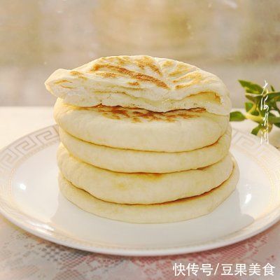 牛奶|#我的养生日常-远离秋燥#一杯面粉半杯牛奶，完美的初秋早餐饼