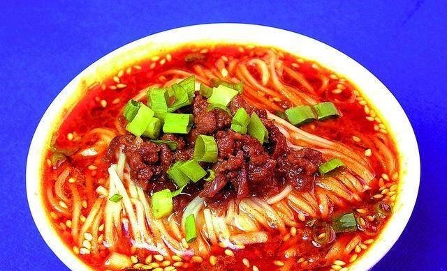 今天的文化观察,来看看中国十大最辣美食。