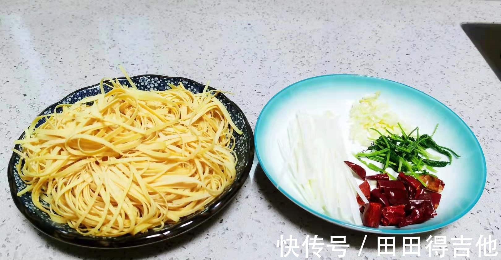 爽口|三伏天,凉拌干丝来一盘,简单易做,5分钟上桌,软嫩鲜香,爽口!