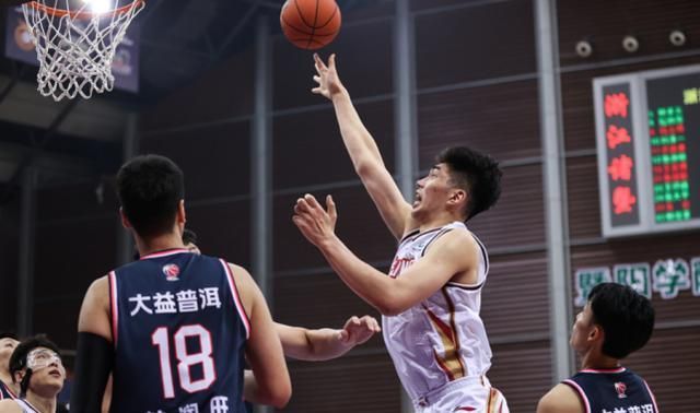 小巨人|长人林立！中国男篮涌现出5名2米25小巨人，谁能挑起国家队大梁？