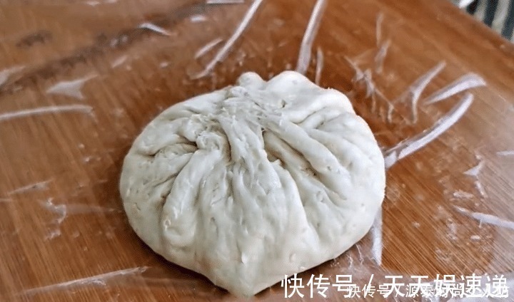 胡萝卜|做馅饼时，别再和面了，试试此做法，外酥里嫩，比买的还好吃
