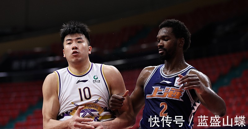 王哲林|17+8+5!高塔力扛北控内线群,成王哲林重要帮手,李春江收获效果!
