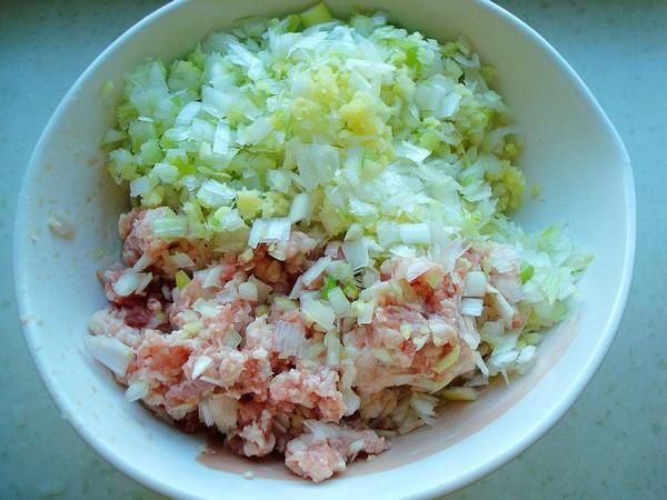 年夜饭包饺子，猪肉牛肉比不上这肉，好吃还营养，吃完暖洋洋