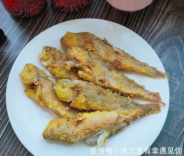 酥掉渣的黄花鱼,做法简单,好吃到光盘