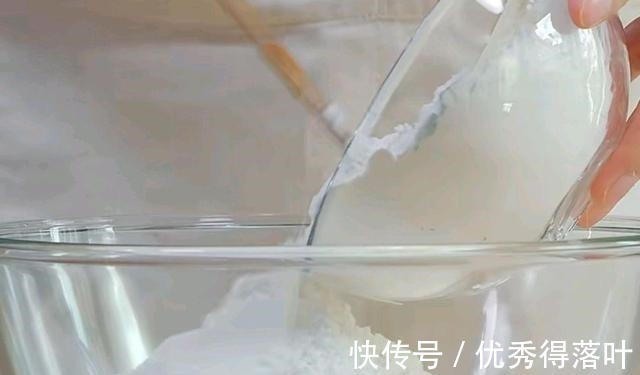 甜品店|孩子爱吃零食点心，别去甜品店了，在家学着做这两道，干净又卫生！