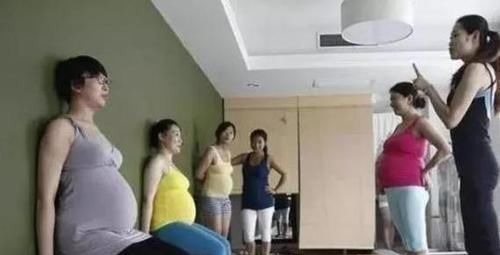 产科医生|“最苗条”产妇火了,待产室跳舞催生,网友质疑真是快生了吗