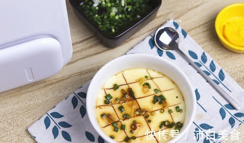 蒸鸡蛋羹时,不要再放温水了,加“它”鸡蛋如布丁嫩滑,入口即化