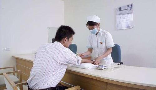 血糖控制|提醒：糖友饭后经常出现3种表现，很可能是血糖过高，要重视