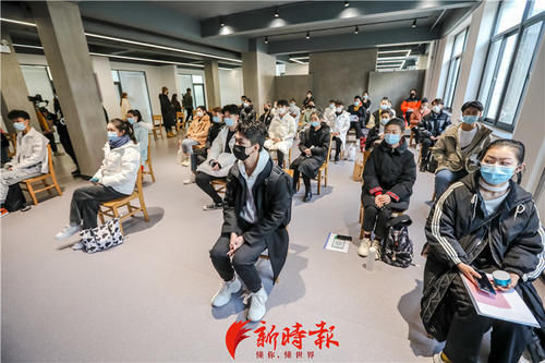 戏剧表演专业联考首次线下复试，命题小品现场抽题即兴表演