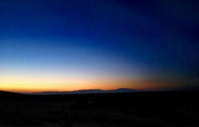 父亲|十岁女孩出去玩拍了几张照片,心理学家看到立马就联系女孩父亲!