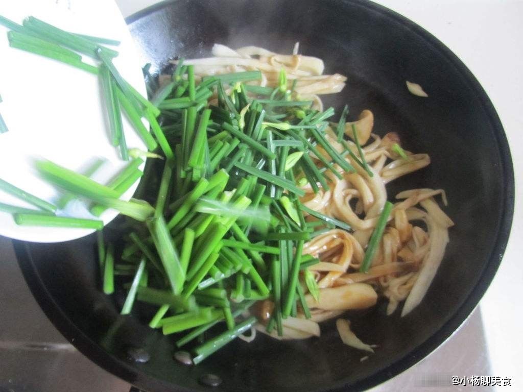 韭菜与此物一起炒，刮油清肠排宿便，美味下饭，孩子头脑聪明