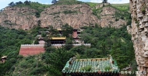 悬崖绝壁|五岳中最不起眼的北岳恒山，悬空寺为何建于悬崖绝壁之上