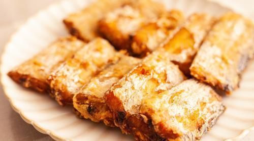 煎带鱼,不要裹面粉或者裹面糊了,学会这样做,更酥脆不油腻