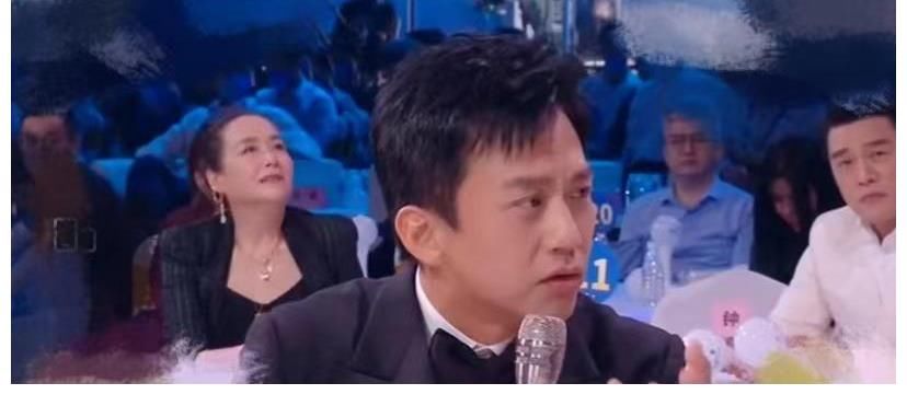 主持人|中秋晚會成“大型翻車現場”，主持人狀況頻出，還有明星假唱