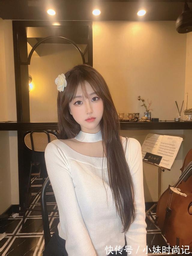 毛衣 白色毛衣带来的温柔感,让美女更加漂亮,温婉可人