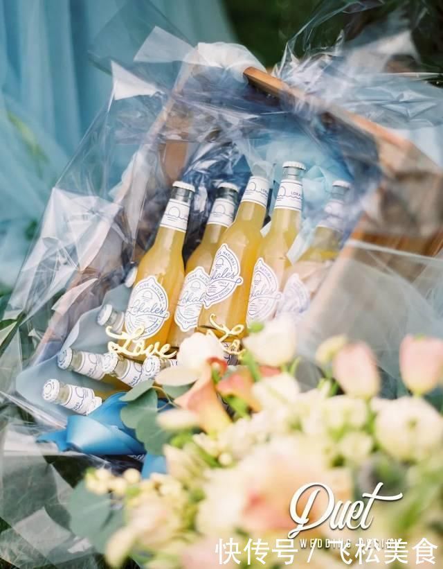 穿过这片森林，一起共赴人生美好，细雨中的户外婚礼