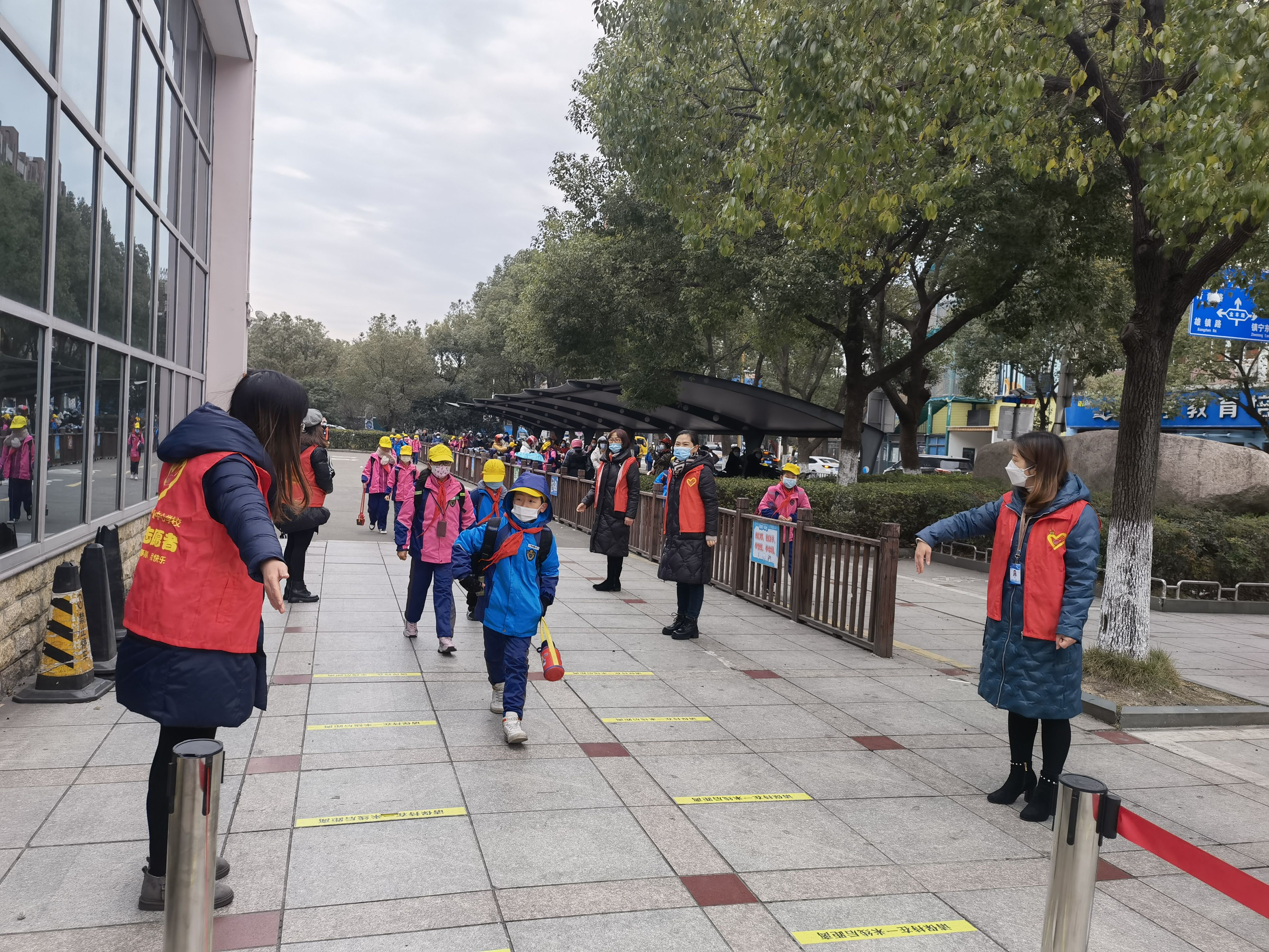 疫情|镇海区蛟川街道南片区中小学、幼儿园今日复学