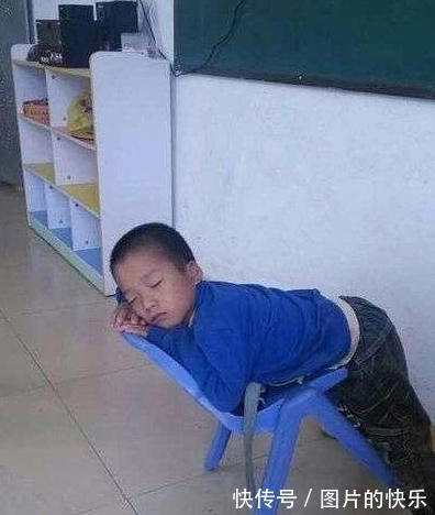 |搞笑GIF:外卖小哥,你这是要改行做理发师吗?