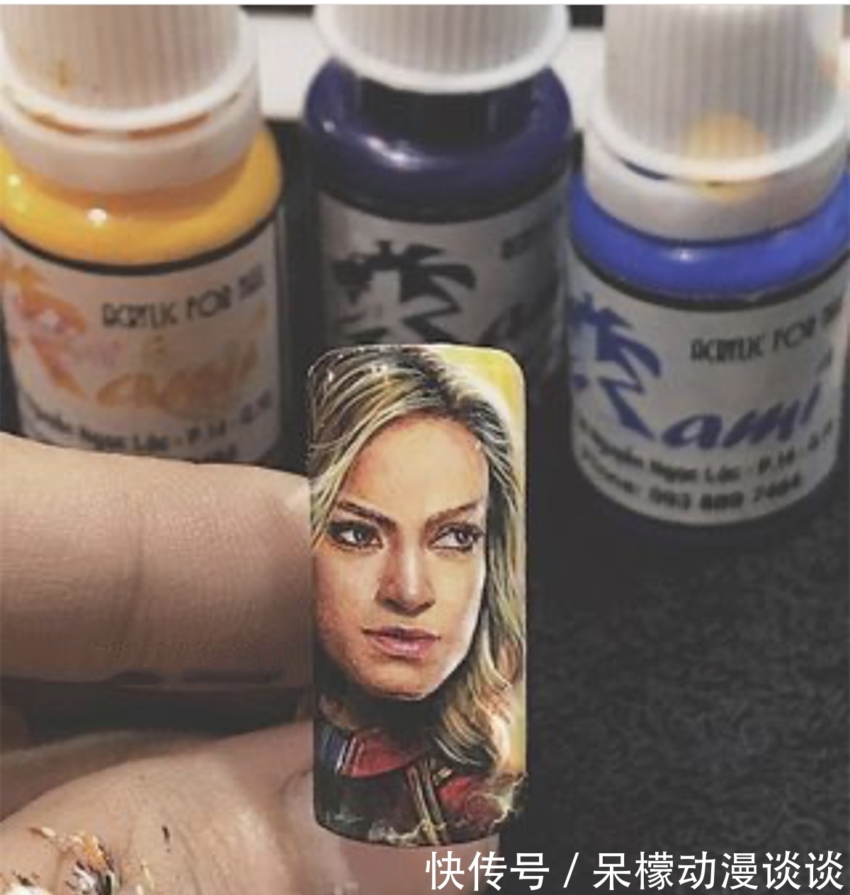 作画|在指甲上进行二次元创作,动漫的影响力已经影响到了美妆行业