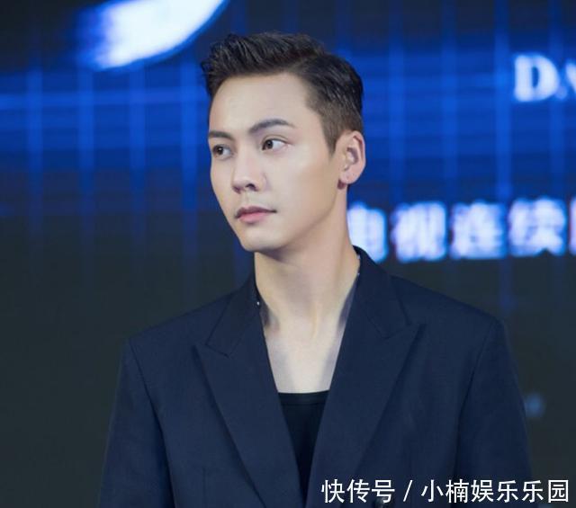 脸型|男士有这4个标志,很适合剪“背头”发型,轻熟又帅气