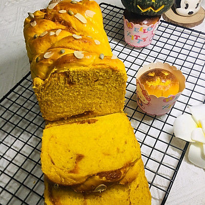南瓜夹馅奶香土司