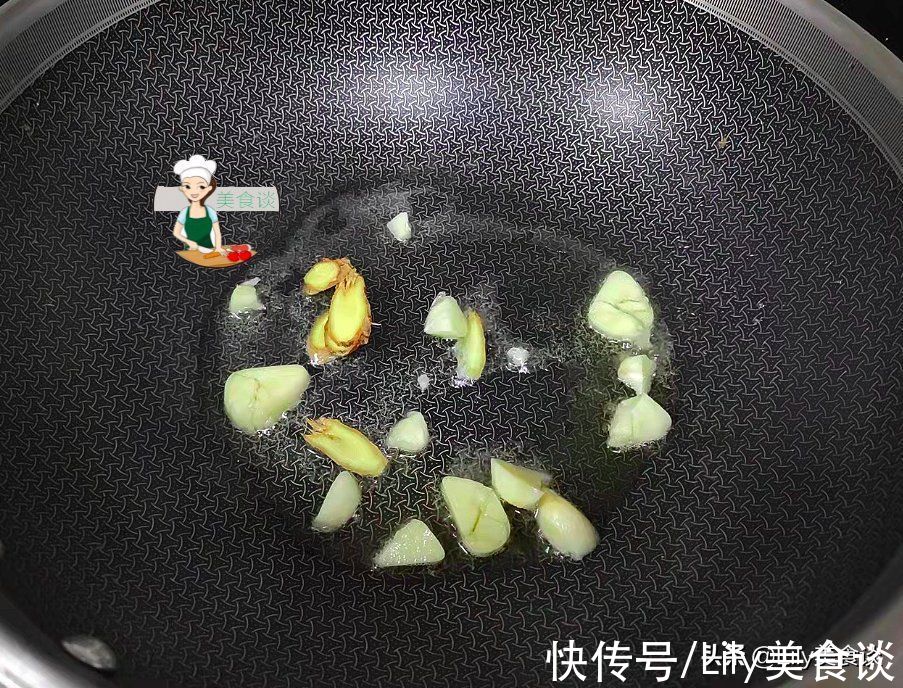 入秋后，吃猪肉不如多吃它，加土豆焖一锅太香了，秋补吃它特养人
