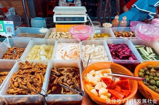 从头吃到尾的平西夜市,没有人能饿着出来!