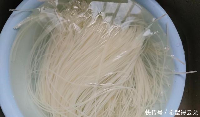 校门口最受欢迎的早餐,它排第1名,简单3步在家做,好吃更划算