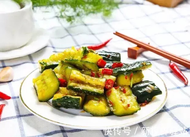 做饭|夏天在厨房做饭热疯了怎么办?尚尧教你几招“降温”方法