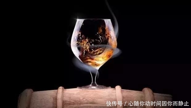 在繁华深处,守一份淡泊宁静,于红尘纷扰中,念一人,始终如一