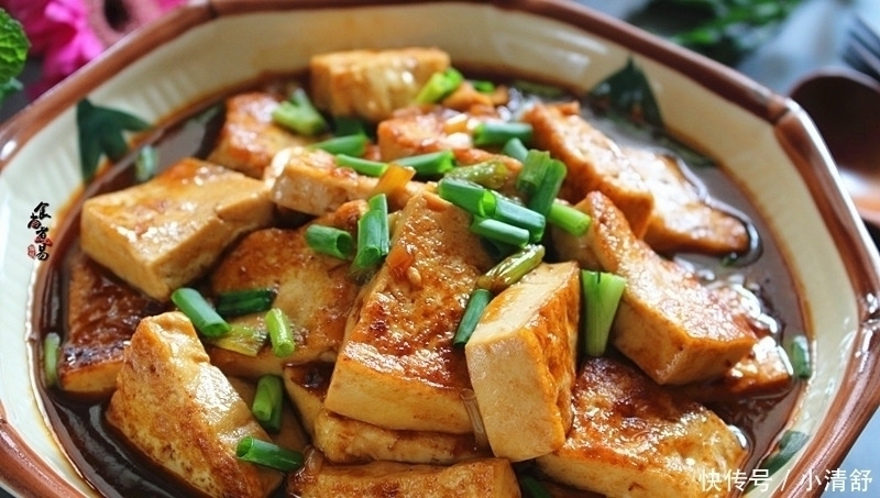 烹调|豆腐这样炖,外酥里嫩不松散,我家每周至少煮一锅,雷打不动