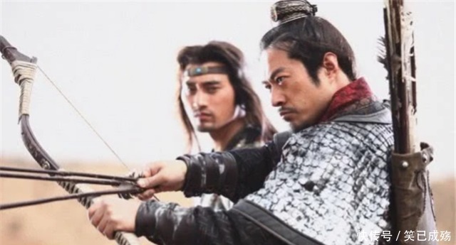 他先斩梁山4位好汉,再与梁山4将打平,最后被林冲一枪刺死!