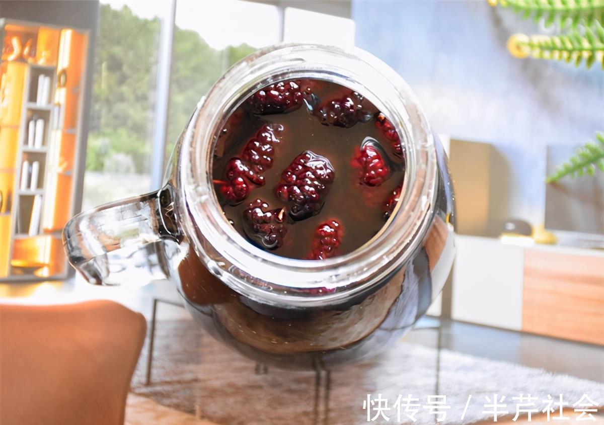 桑葚酒|别总去染发了，白头发的人多吃此果酒，坚持半个月，头发乌黑发亮