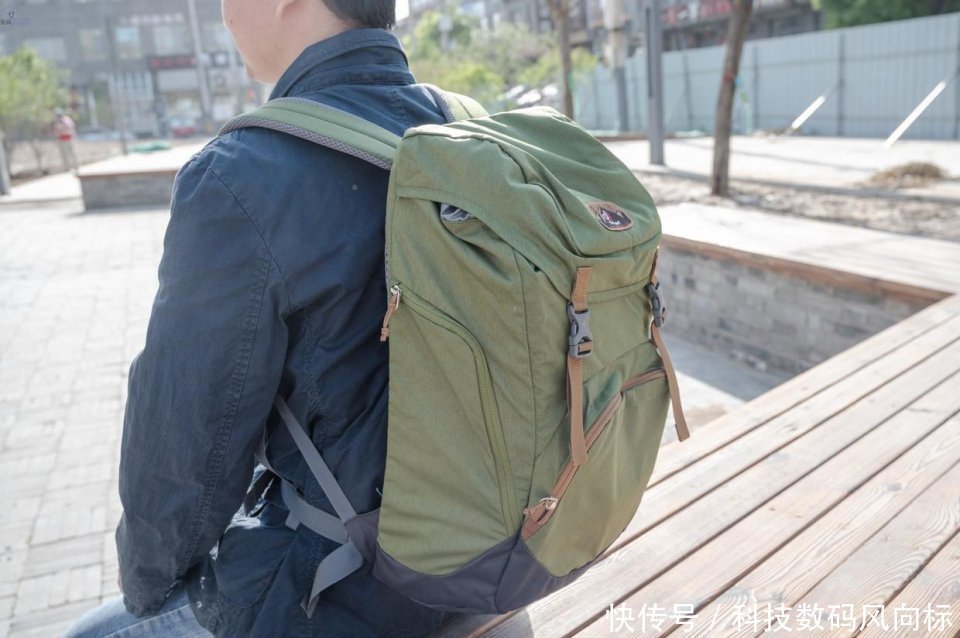 多特w更适合步行者的背包，让日常通勤更轻松，多特Walker通勤包体验