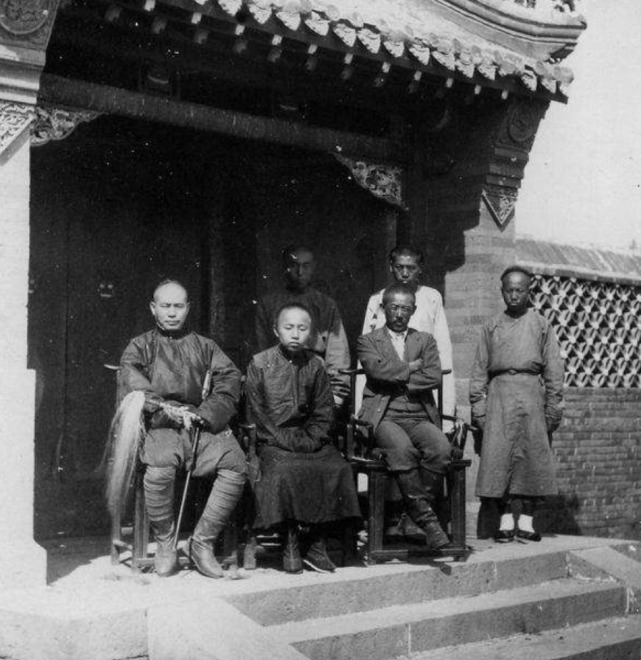 军事家|一代军事家竟干出盗墓这事,只管搬黄金,却遗留了一件24亿的宝物