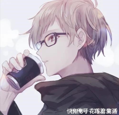 刑蔚#纯爱小说“我喜欢你”是穿越时空最美的告白!中间虐结尾超甜!