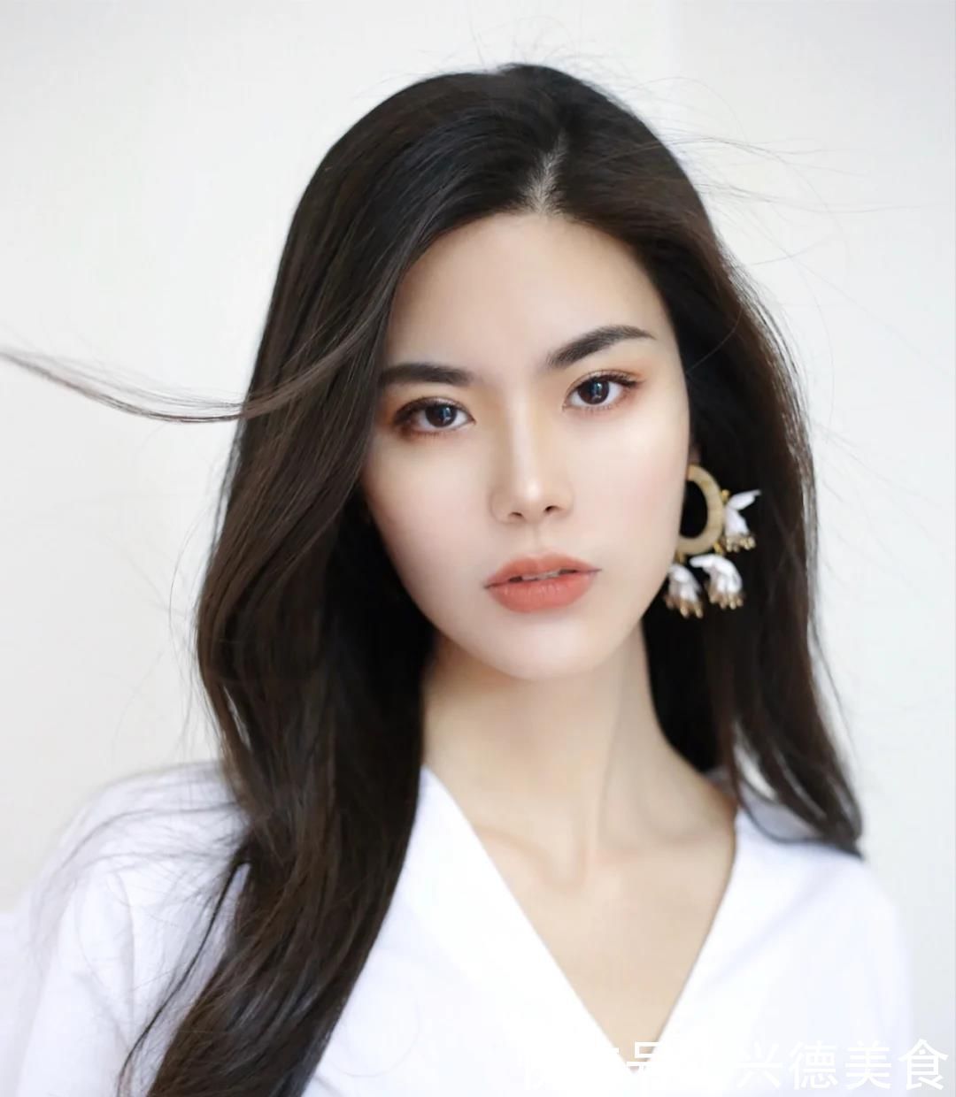 你适合“中分”还是“偏分”看这几点就知道，选错拉低颜值