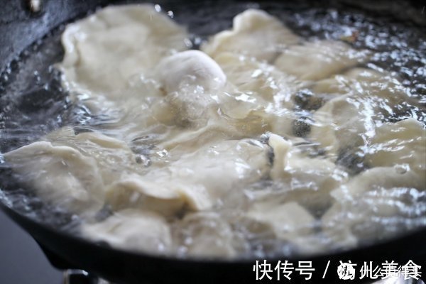 速冻水饺|速冻水饺为啥比手工水饺便宜那么多？听完其中的猫腻，你还会买吗