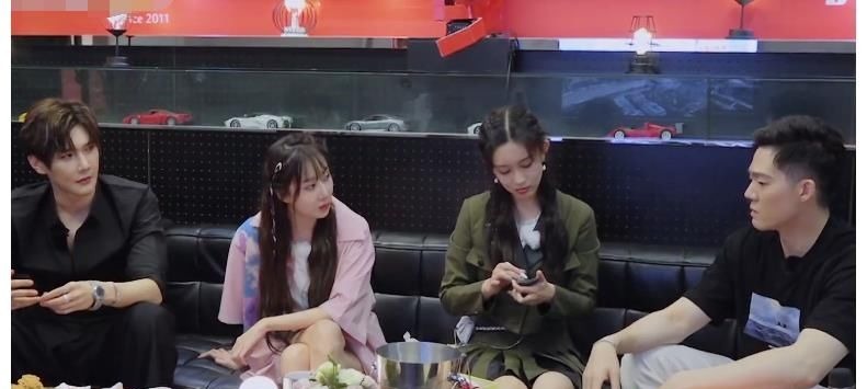 孟子义闺蜜“拷问”王厚杰，他回答后被质疑立完美人设，生气离开