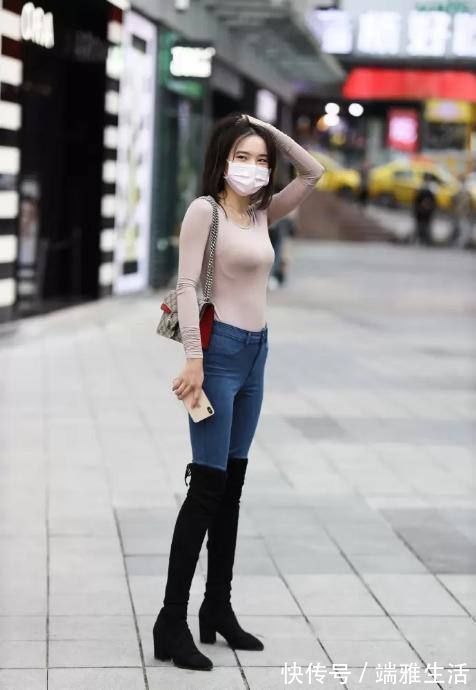 长筒靴 卡其色打底衫配牛仔裤，尽显高级质感的美，美的自信有范