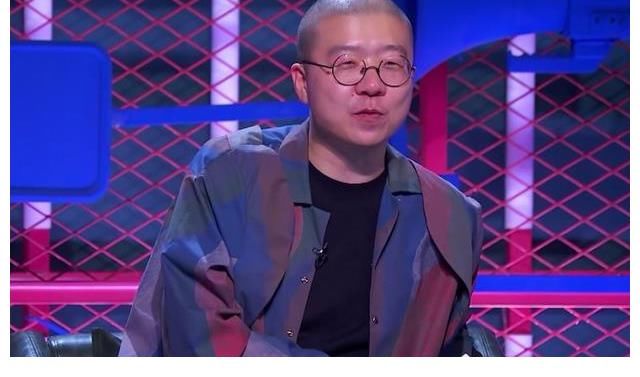 脱口秀大会第二季|脱口秀大会4：杨笠火爆的出圈史，离不开她身后的男人