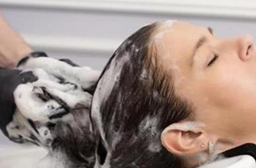 中性|为啥天天洗头,头发却越来越油?正确洗头方式等你来看!