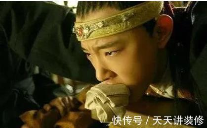 贾琏$宝玉挨打后一片混乱,可有人会注意,作为父亲贾政的无奈与悲凉