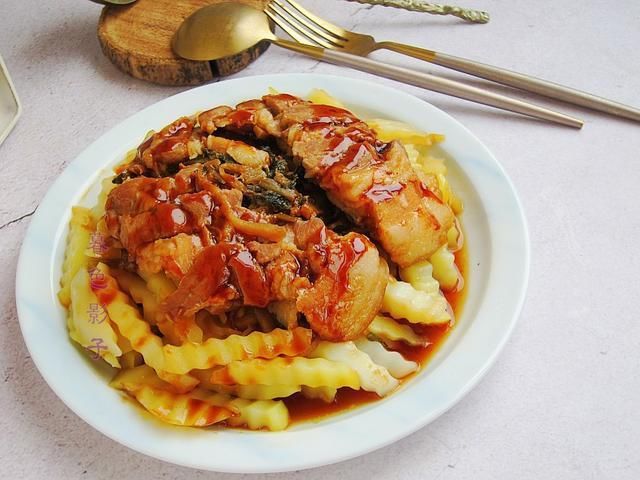 土豆扣肉|老两口，爱吃这菜维C是西红柿的4倍，被誉为人类“第2面包”抗饿